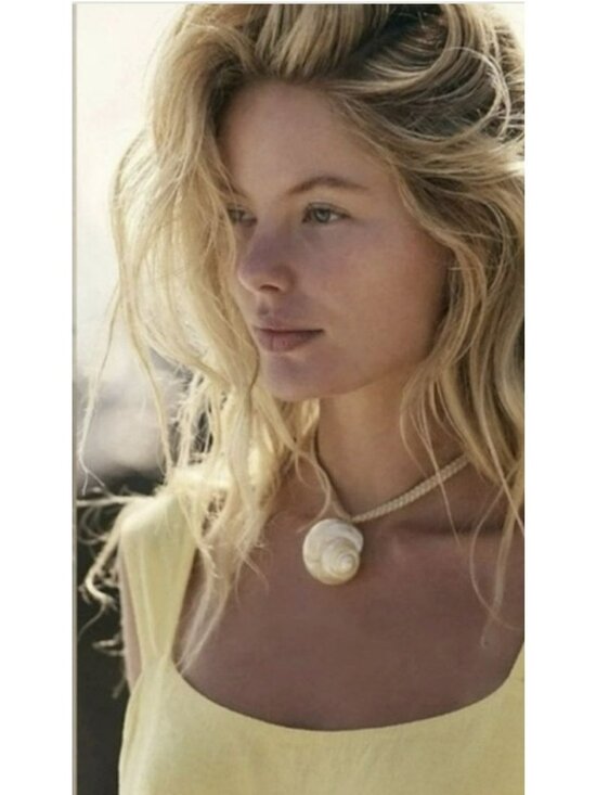 Free People Jewelry - Free People Beach Shell Pendant Necklace Adjustable Chain Natural Brown & Cream